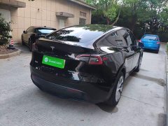 Tesla Model Y Standard Range RWD - ფოტო 6