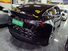 Tesla Model Y Rear-Wheel Drive - ფოტო 6