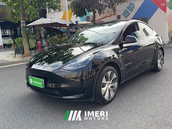 Tesla Model Y Facelift Rear-Wheel Drive