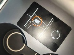 Tesla Model Y Long Range All-Wheel Drive - ფოტო 8