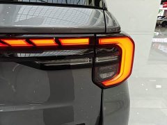 Ford Explorer EcoBoost 285 Kunlun Peak Edition 6-seater - ფოტო 7