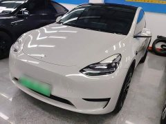 Tesla Model Y Rear-Wheel Drive - ფოტო 1