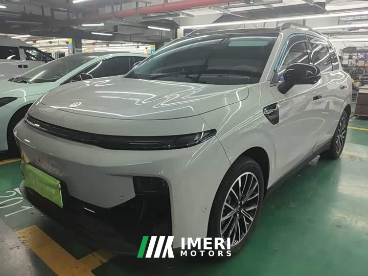 Leapmotor B10 510 Pleasure Edition - ავტომობილი ჩინეთიდან