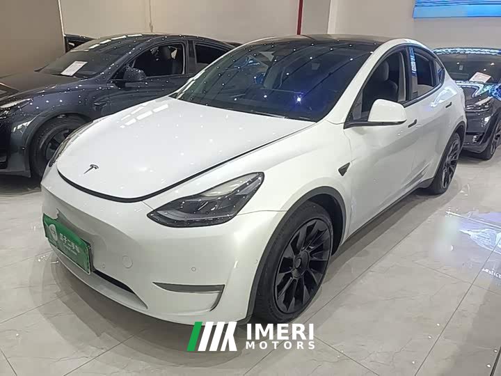 Tesla Model Y Long Range All-Wheel Drive