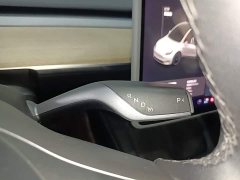 Tesla Model Y Long Range All-Wheel Drive - ფოტო 13