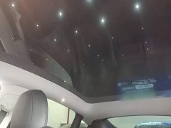 Tesla Model Y Long Range All-Wheel Drive - ფოტო 17