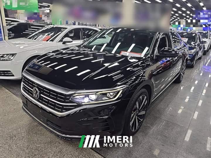 Volkswagen Passat 330TSI Luxury