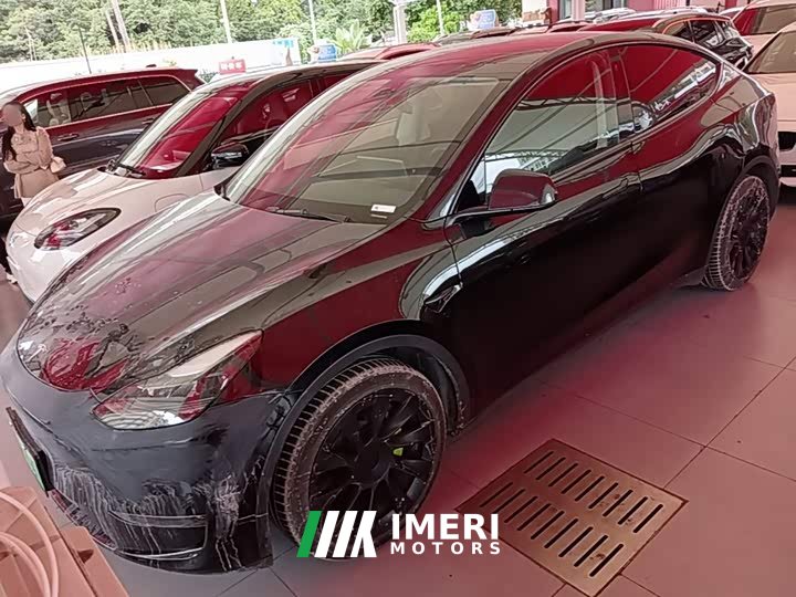 Tesla Model Y Standard Range RWD - автомобиль из Китая