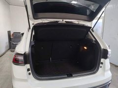 Volkswagen Touareg 300TSI Two-Wheel Drive Moonlight Edition - ფოტო 18