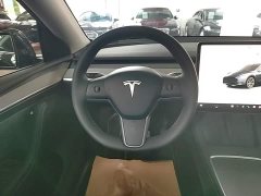 Tesla Model Y Rear-Wheel Drive - ფოტო 10