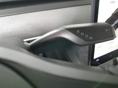 Tesla Model Y Rear-Wheel Drive - ფოტო 13