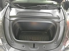 Tesla Model Y Rear-Wheel Drive - ფოტო 19
