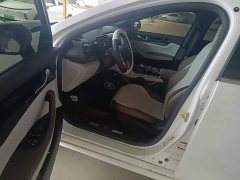 BYD Qin PLUS Glory Edition DM-i 55KM Leading - ფოტო 15