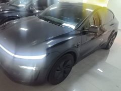 Tesla Model Y Rear-Wheel Drive - ფოტო 1