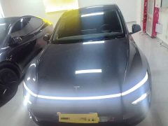 Tesla Model Y Rear-Wheel Drive - ფოტო 2