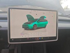 Tesla Model Y Rear-Wheel Drive - ფოტო 3