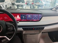 Buick GL8 New Energy Luzun Respect Edition 7-Seater - ფოტო 9