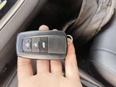 Toyota Corolla Hybrid 1.8H E-CVT Luxury - ფოტო 8