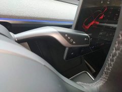 Tesla Model Y Rear-Wheel Drive - ფოტო 13