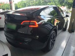 Tesla Model Y Rear-Wheel Drive - ფოტო 6