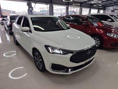Ford Fiesta 1.5L Automatic Diamond Edition - ფოტო 3