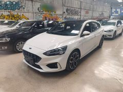 Ford Focus Hatchback EcoBoost 180 Automatic ST Line - ფოტო 1