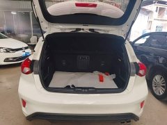 Ford Focus Hatchback EcoBoost 180 Automatic ST Line - ფოტო 18