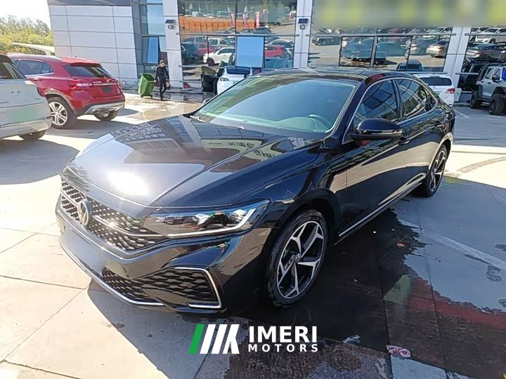 Volkswagen Passat Outstanding Edition 380TSI Starry Sky Dragon Ascendant Version