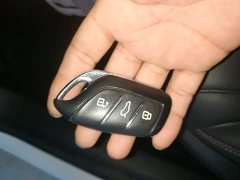 SAIC MG i5 1.5L CVT Prestige - ფოტო 8