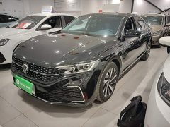 Volkswagen Passat 330TSI Starry Sky Luxury Edition - ფოტო 1
