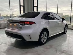Toyota Corolla 1.8L CVT Luxury - фото 2