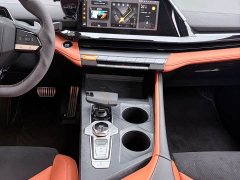 Changan UNI-V 1.5T Sport Edition - ფოტო 9