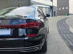 Volkswagen Passat Outstanding Edition 380TSI Dragon Ascendant Version - ფოტო 8