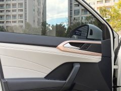 Volkswagen Touareg 300TSI Two-Wheel Drive Moonlight Edition - photo 11