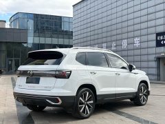 Volkswagen Touareg 300TSI Two-Wheel Drive Moonlight Edition - photo 18