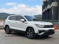 Volkswagen Touareg 300TSI Two-Wheel Drive Moonlight Edition - photo 3