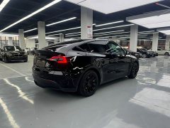 Tesla Model Y Rear-Wheel Drive - ფოტო 14