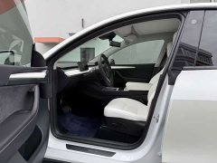 Tesla Model Y Rear-Wheel Drive - photo 4