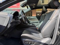 Toyota Avalon Hybrid 2.0L Luxury - ფოტო 3