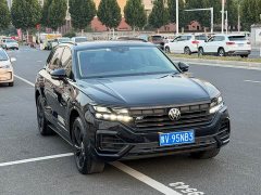 Volkswagen Touareg 3.0TSI Sharp Enjoyment Edition Jet Black Sport Package - ფოტო 3