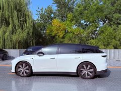 Li Auto i6 Two-Wheel Drive Standard - ფოტო 18