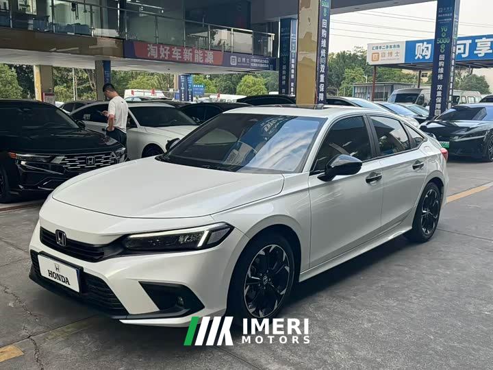 Honda Civic 240TURBO CVT Fuel Dynamic Edition