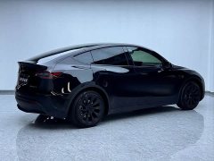 Tesla Model Y Rear-Wheel Drive - ფოტო 15