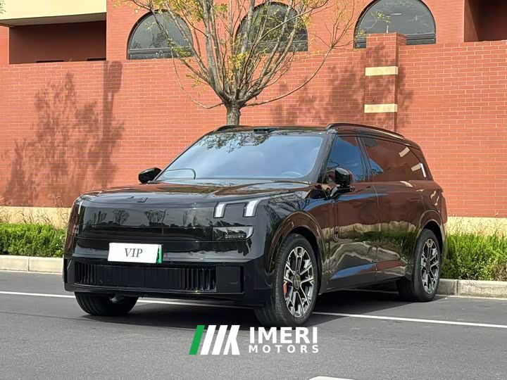 Lynk & Co 900 2.0T Ultra 6-Seater