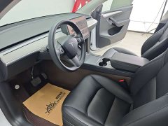 Tesla Model Y Long Range All-Wheel Drive - ფოტო 11