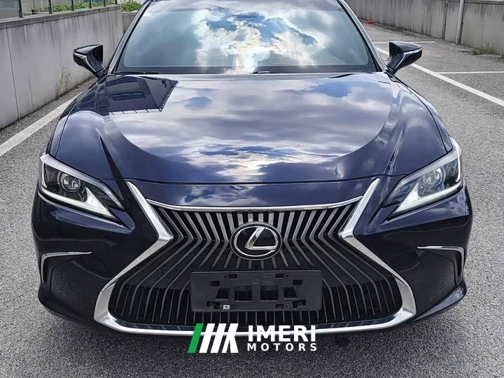 Lexus ES 200 Excellence Edition - ავტომობილი ჩინეთიდან