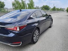 Lexus ES 200 Excellence Edition - ფოტო 5