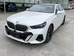 BMW 5 Series 530Li Luxury M Sport Package - ფოტო 1