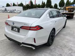 BMW 5 Series 530Li Luxury M Sport Package - ფოტო 3