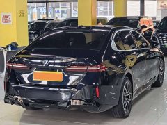 BMW i5 eDrive 35L Premium M Sport Package - ფოტო 15